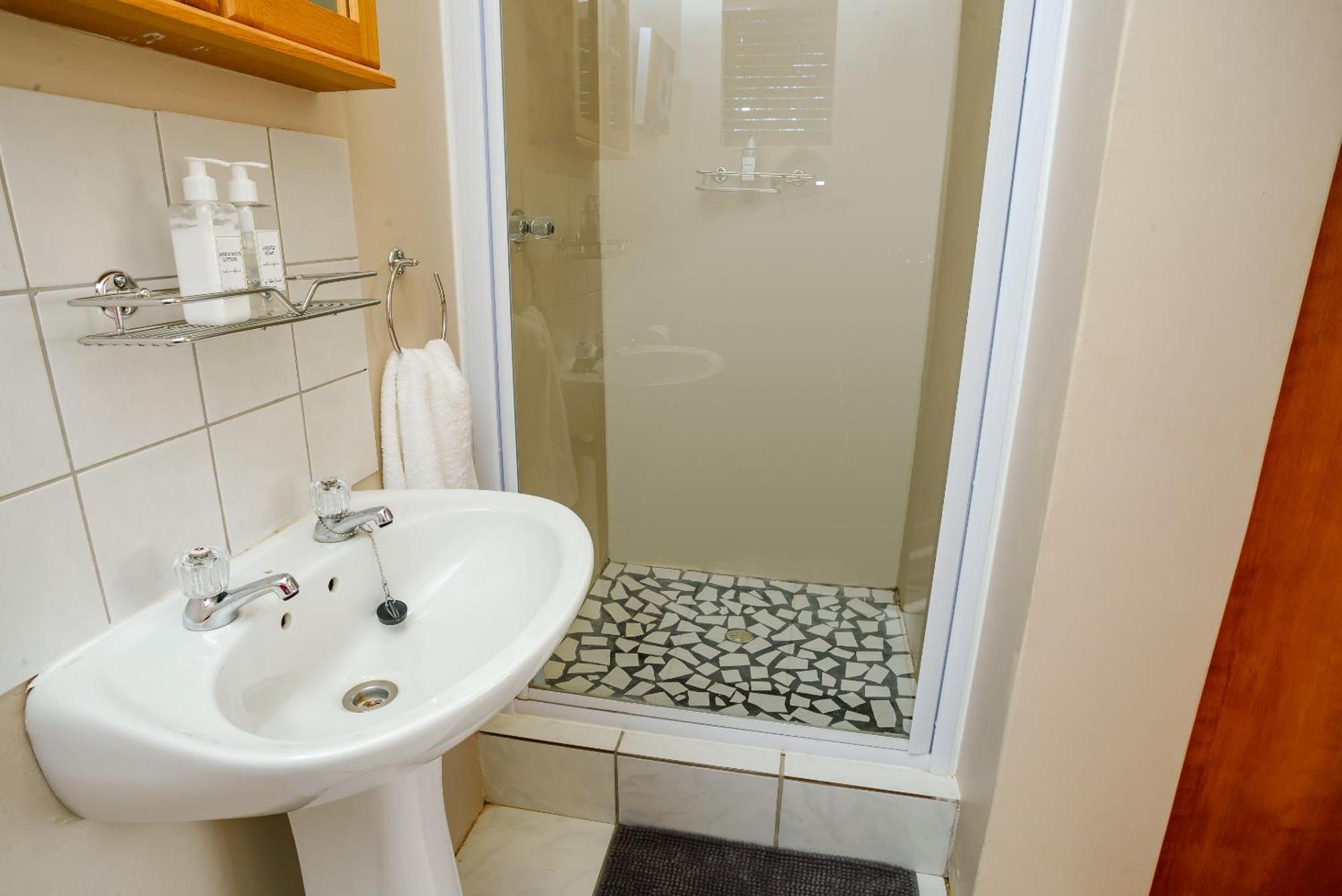 Oorvloed Guesthouse Swellendam Esterno foto